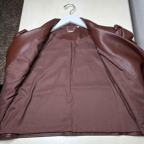 Chico's Faux Leather Cropped Moto Jacket in Chocolate Brown Size 14 (2.5) - Picture 8 of 15